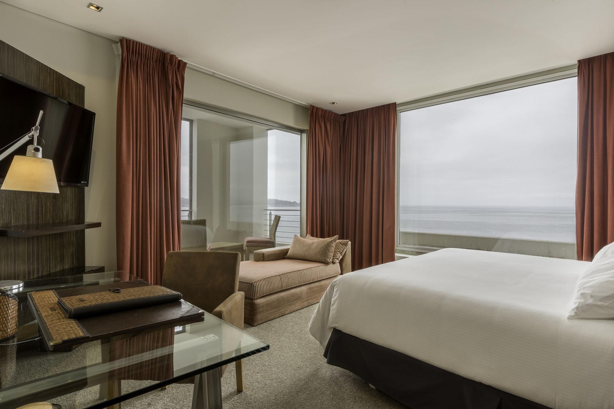 Enjoy Coquimbo Hotel Exterior photo A room at the hotel