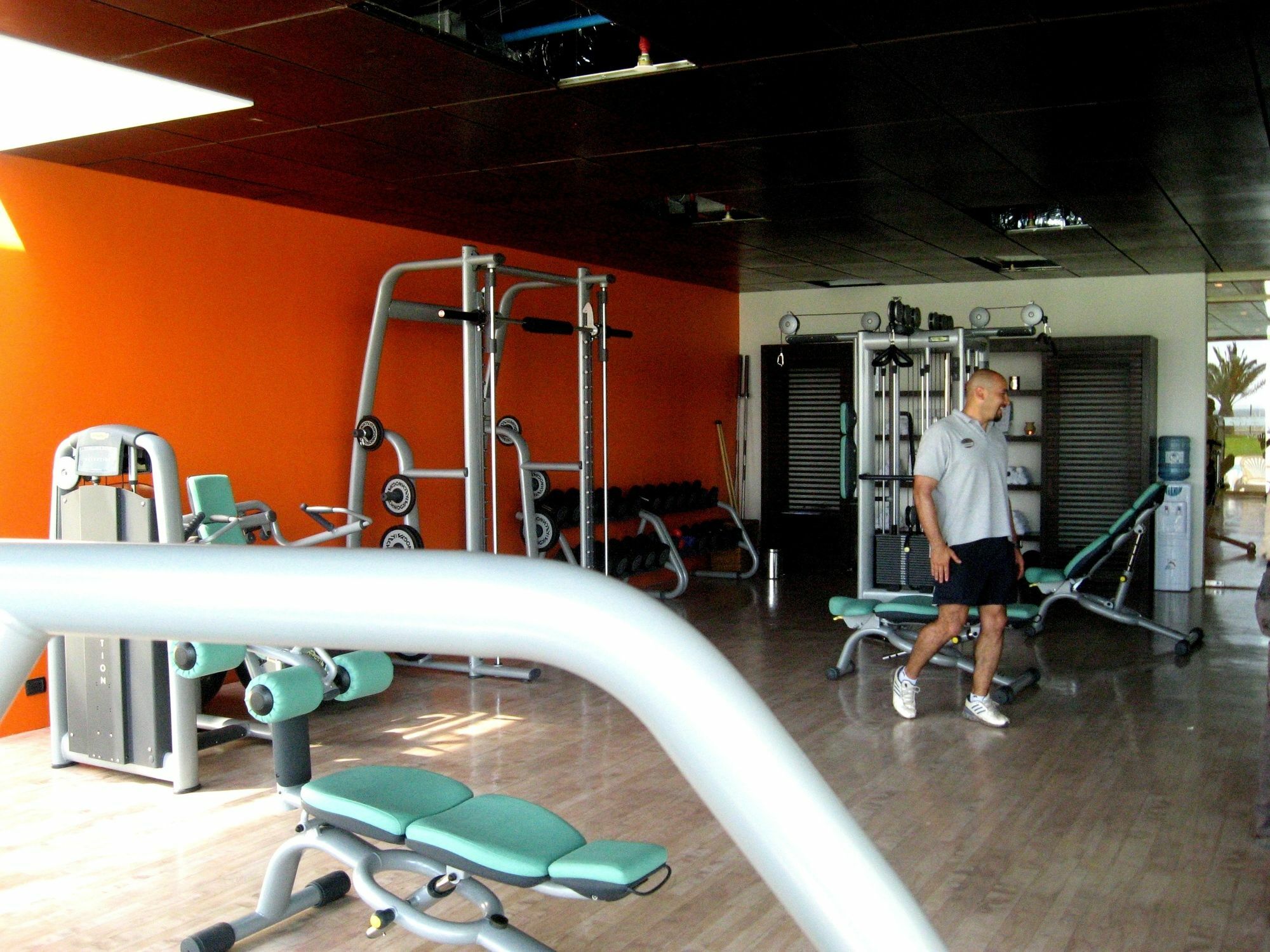 Enjoy Coquimbo Hotel Exterior photo A gym in a hotel