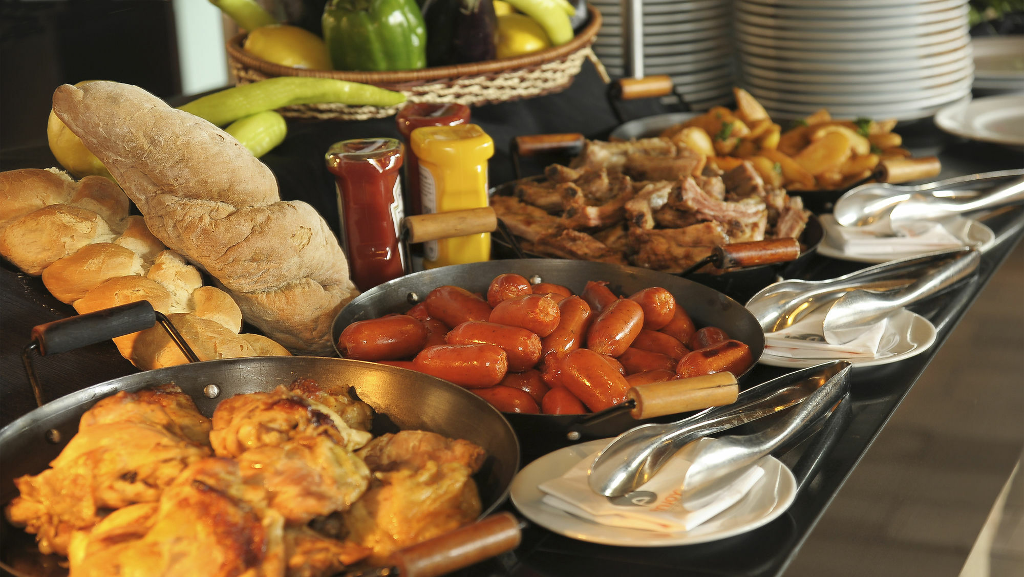 Enjoy Coquimbo Hotel Exterior photo A buffet